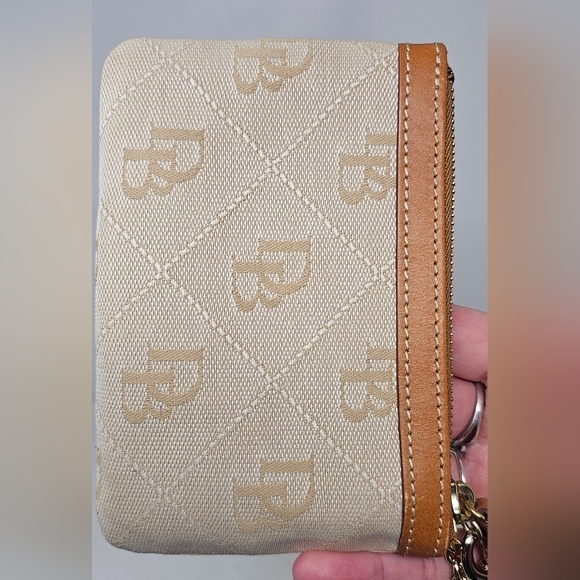 *SOLD*Dooney & Bourke Signature Brown/Beige Wristlet Wallet Pouch Coin Keychain - Picture 3 of 15